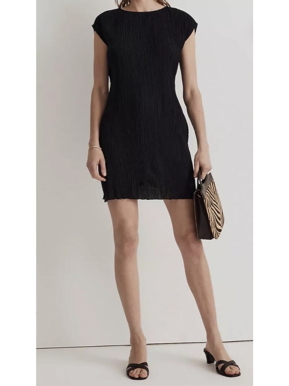 Madewell Dress Size 4 Black Plissé Mini Tee Sheath Minimalist Preppy Party NWT